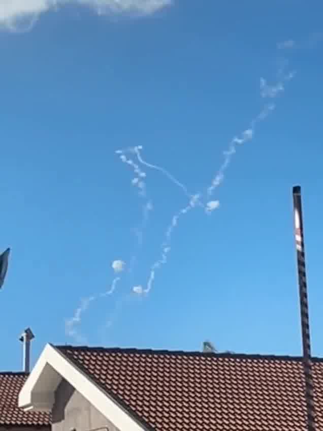 De Iron Dome werkte eerder hard boven de stad Safed in Noord-Israël