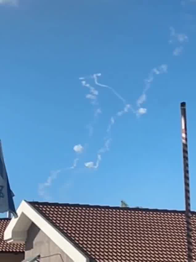 De Iron Dome werkte eerder hard boven de stad Safed in Noord-Israël