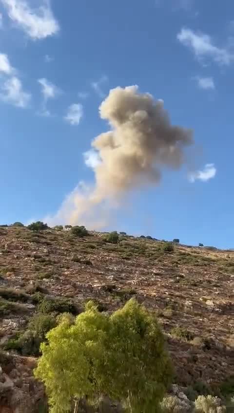 The moment a rocket fell near a settlement in the vicinity of the Bir Abu Ammar area, north of the town of Qarawet Bani Hassan, west of Salfit in the West Bank