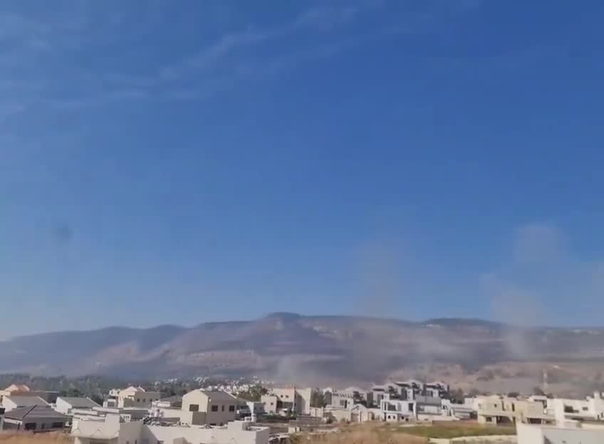 Des dégâts ont été signalés sur plusieurs bâtiments de la ville de Kiryat Shmona, suite au dernier tir de roquettes du Hezbollah