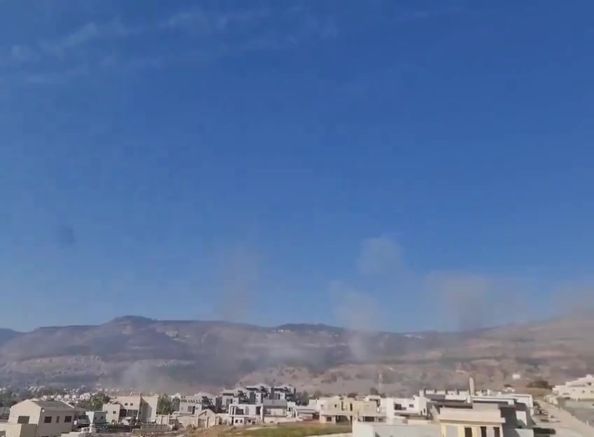 Nach dem jüngsten Raketenangriff der Hisbollah wurden Schäden an mehreren Gebäuden in der Stadt Kiryat Shmona gemeldet.