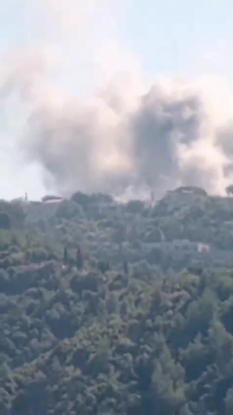 Auch in der Umgebung von Batroun war ein Luftangriff auf die Außenbezirke von Nahr Ibrahim im Distrikt Jbeil in der Region Maaysra zu hören.