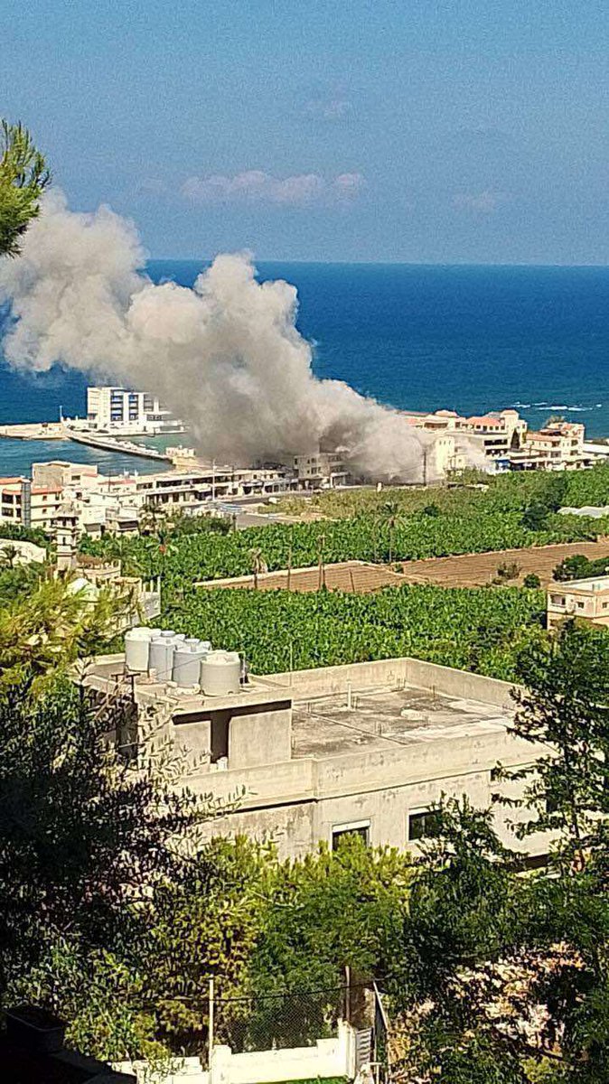 Vliegtuigen lanceren een gewelddadige aanval op de stad Saksakieh, Zuid-Libanon