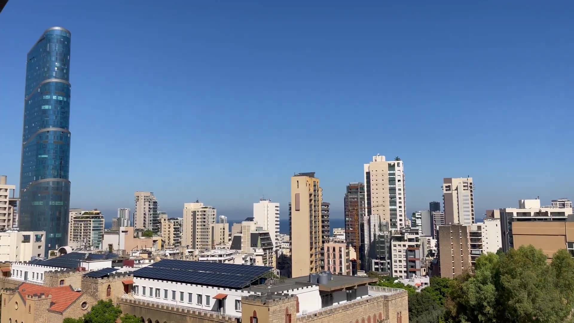 Se escuchan dos fuertes explosiones sónicas en Beirut cuando aviones israelíes rompieron la barrera del sonido sobre la ciudad