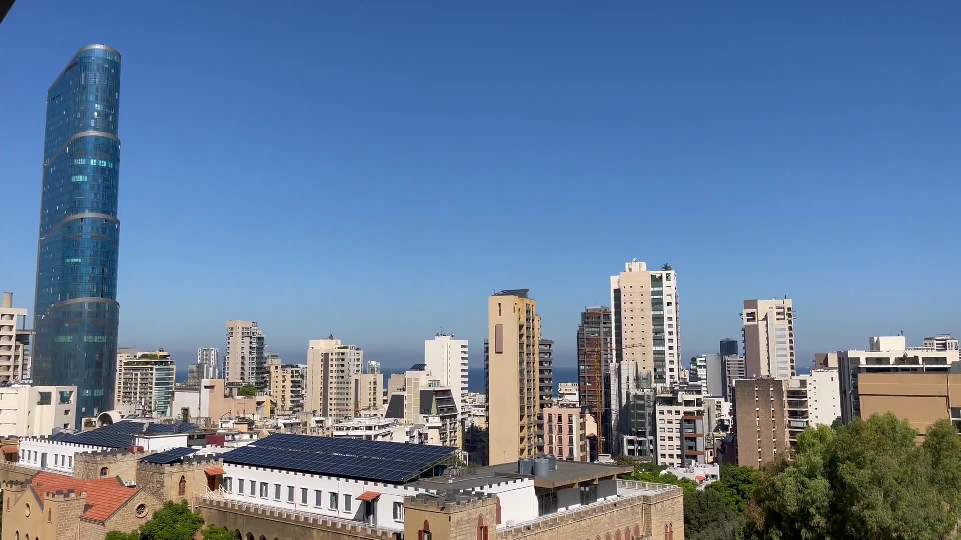 Se escuchan dos fuertes explosiones sónicas en Beirut cuando aviones israelíes rompieron la barrera del sonido sobre la ciudad