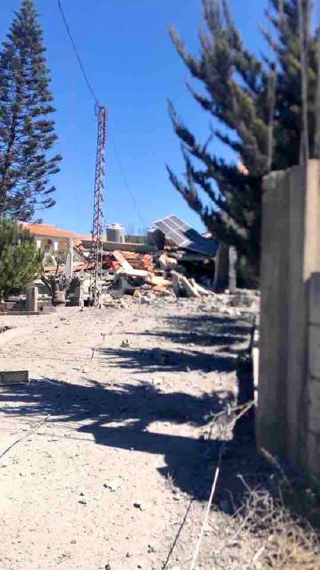 Israeli army air strike in Ansar (South governorate), a building was targeted