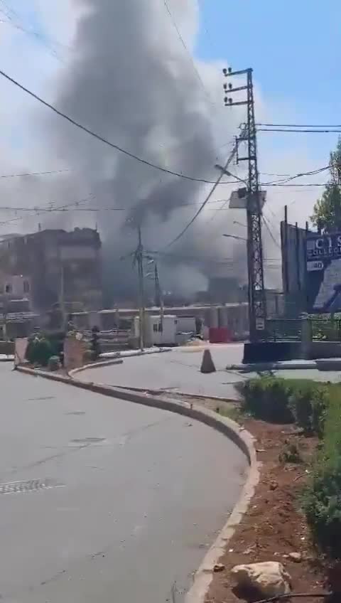 İsrail uçakları Nebatiye'deki Saraya mahallesini hedef aldı