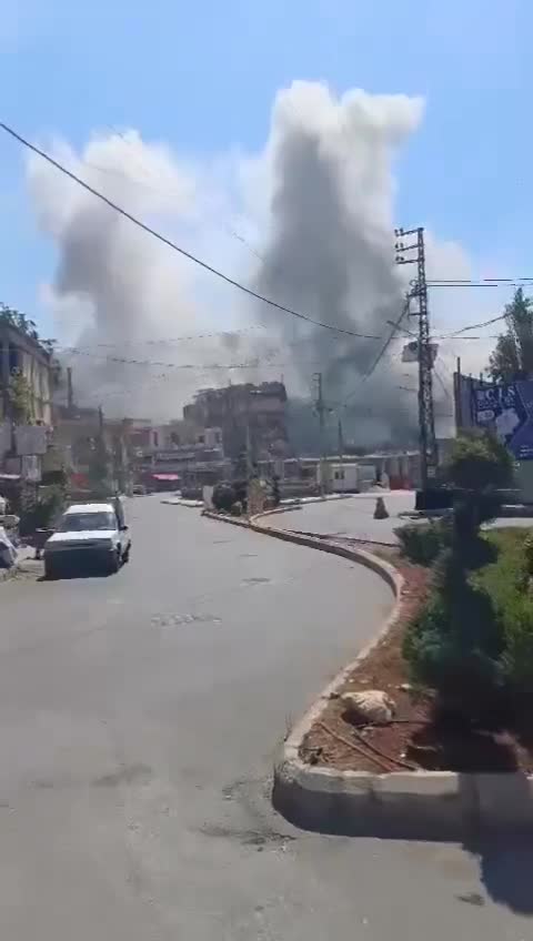 Aviões israelenses atacam bairro de Saraya em Nabatieh