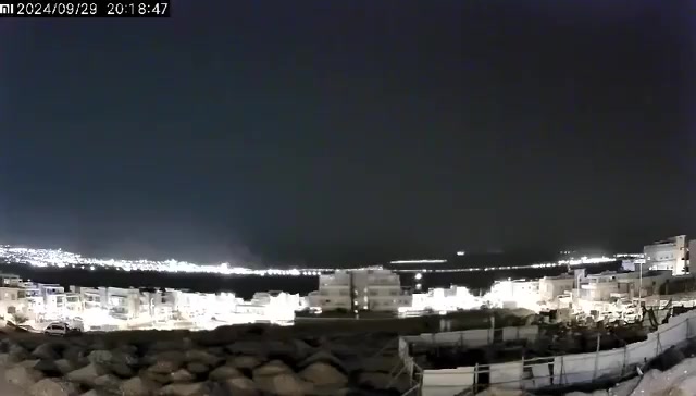 Vidéo montrant le moment où un drone lancé par les forces soutenues par l'Iran en Irak ce soir contre la ville d'Eilat dans le sud d'Israël, a été intercepté par la marine israélienne