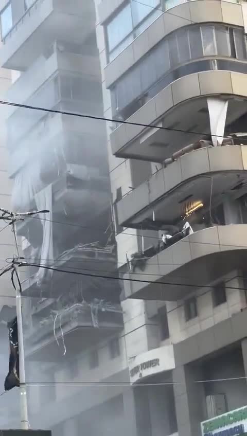 El ejército israelí lanzó un ataque contra un edificio en las cercanías del Hospital Al-Zahraa en la capital, Beirut.