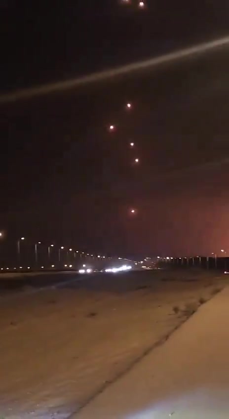 More footage from the Iranian ballistic missile attack on Israel