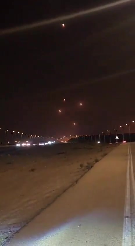 More footage from the Iranian ballistic missile attack on Israel