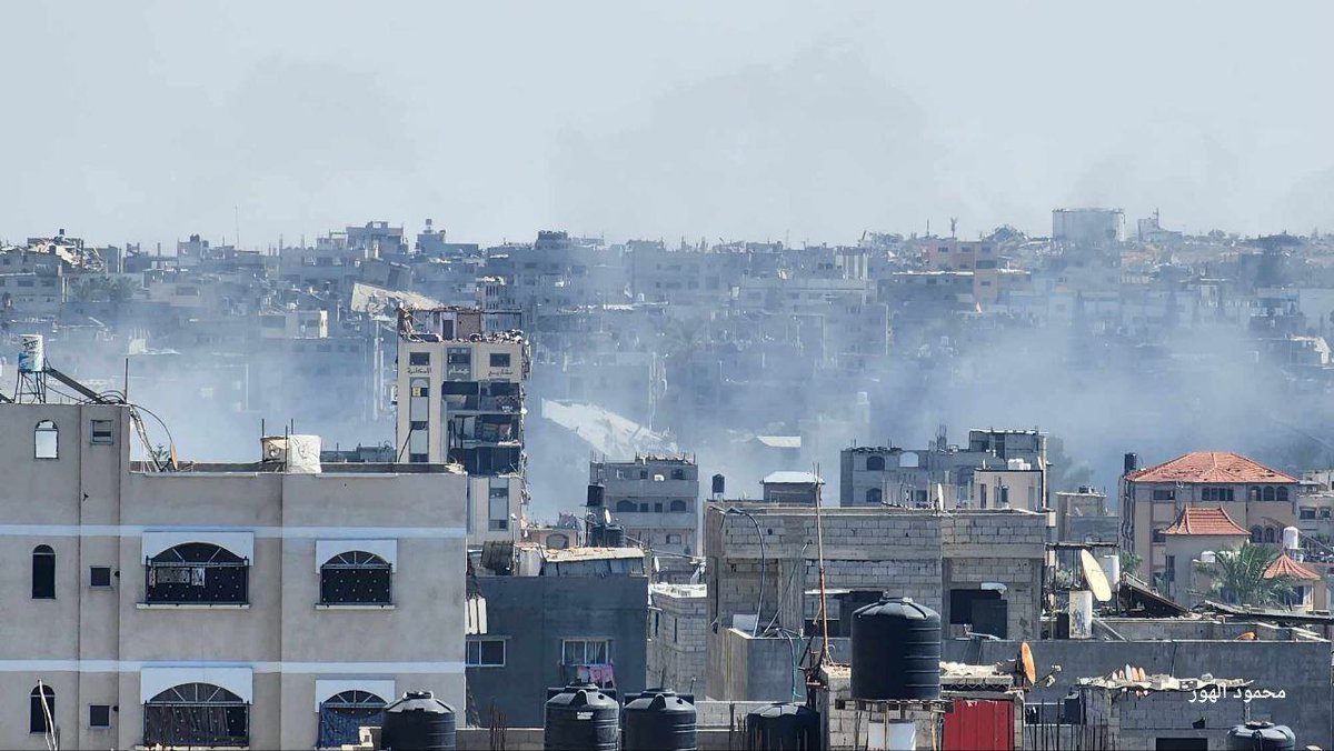 Ein Luftangriff zielte auf das Lager Al-Bureij nördlich des Al-Raed-Turms im Gazastreifen