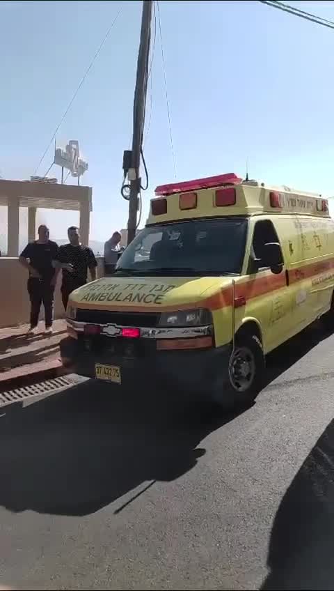 49 gewonden werden geëvacueerd naar het Galilee Medical Center in Nahariya na de raketaanvallen in het gebied Deir al-Assad om 14:10.