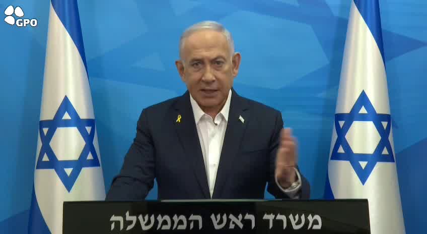 Primeiro-ministro Netanyahu: Cerca de um mês atrás, perto do fim da destruição dos batalhões do Hamas em Gaza - começamos a cumprir a promessa que fiz aos moradores do norte. Matamos Nasrallah e o topo do Hezbollah. Matamos os comandantes da força Radwan que planejavam invadir a Galileia e realizar um massacre maior e mais terrível de nossos cidadãos do que o de 7 de outubro. O Irã lançou duas vezes centenas de mísseis em nosso território, em um dos maiores ataques de mísseis balísticos da história. Nenhum país do mundo teria aceitado tal ataque, nem o Estado de Israel, e responderemos a esses ataques.