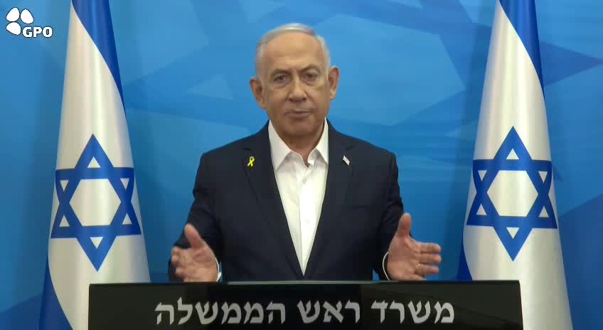 Primeiro-ministro Netanyahu: Cerca de um mês atrás, perto do fim da destruição dos batalhões do Hamas em Gaza - começamos a cumprir a promessa que fiz aos moradores do norte. Matamos Nasrallah e o topo do Hezbollah. Matamos os comandantes da força Radwan que planejavam invadir a Galileia e realizar um massacre maior e mais terrível de nossos cidadãos do que o de 7 de outubro. O Irã lançou duas vezes centenas de mísseis em nosso território, em um dos maiores ataques de mísseis balísticos da história. Nenhum país do mundo teria aceitado tal ataque, nem o Estado de Israel, e responderemos a esses ataques.