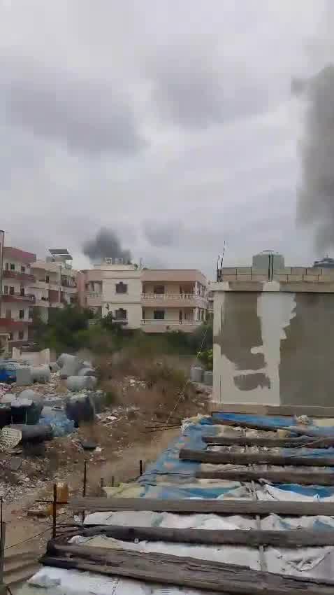 Luchtmacht voert meerdere aanvallen uit op de stad Burj al-Shamali in Libanon