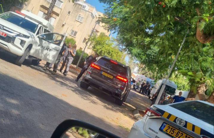 MDA Spokesperson: At 11:25 a report was received of wounded people from a stabbing in Hadera. From the initial report only, MDA medics and paramedics are providing medical treatment to 2 conscious wounded