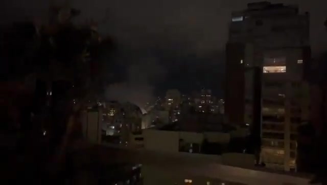 El impacto se produjo justo detrás de Achrafieh. El misil o los misiles apuntaron a un edificio en las afueras de los suburbios del sur de Beirut.