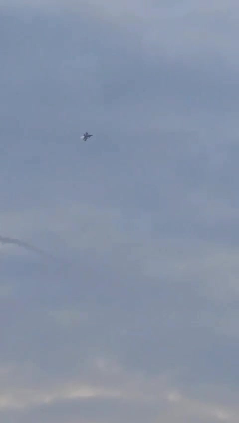 Esta mañana, se activaron las alarmas en el área de la ciudad de Ashkelon debido a la intrusión de un avión hostil lanzado desde Irak, el sistema Cúpula de Hierro y aviones de combate de la Fuerza Aérea interceptaron con éxito la aeronave.