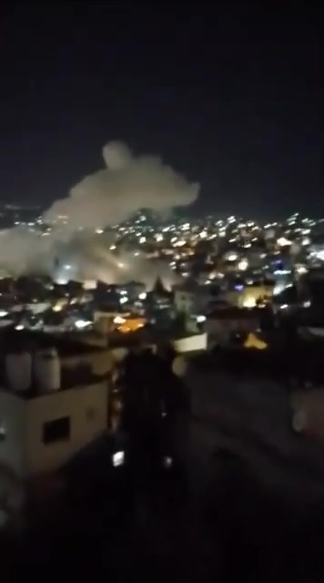 A explosão no campo de Jenin: não um ataque aéreo do exército israelense, mas outro acidente de trabalho. De acordo com fontes de segurança, dois militantes ficaram gravemente e levemente feridos enquanto trabalhavam em um dispositivo explosivo dentro de uma casa