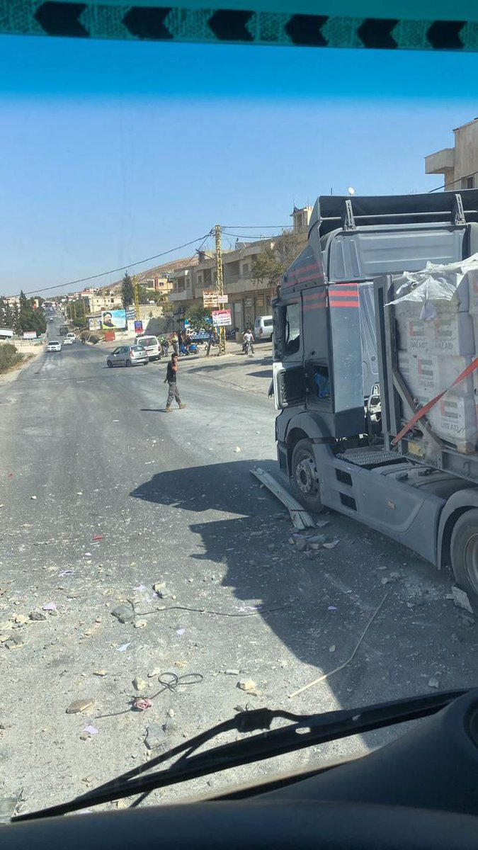 Governador de Baalbek-Hermel: Os três caminhões chegaram a Ras Baalbek, todos eles levemente danificados, mas a ajuda não foi danificada