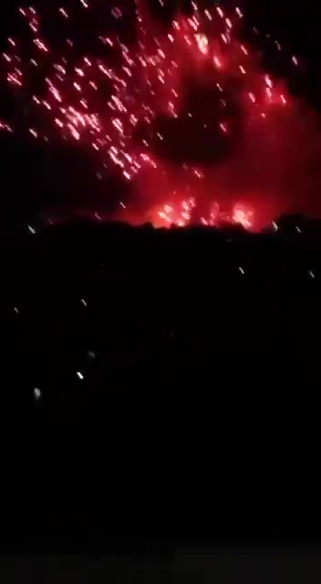 Uçaklar, Bekaa'nın kuzeyindeki Ain kasabasına saldırı başlattı