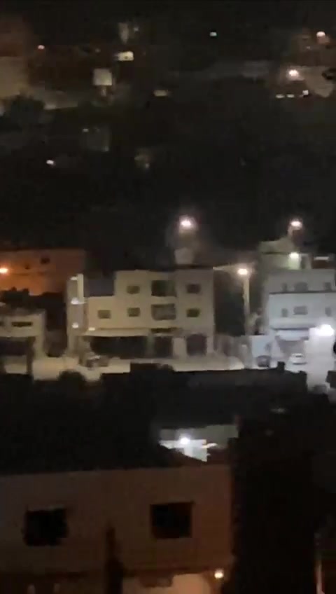 New military reinforcements storm the eastern part of Nablus.