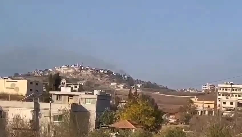 Momento em que a grande base subterrânea e centro de comando do Hezbollah foi destruída em Mhaibib, controlado pelo exército israelense