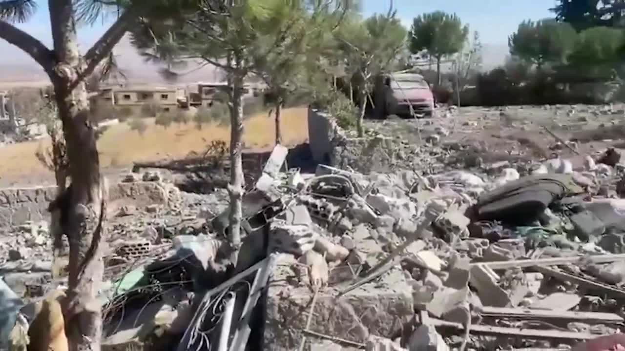 Israëlische invallen gericht op de stad Taraya in het district Baalbek