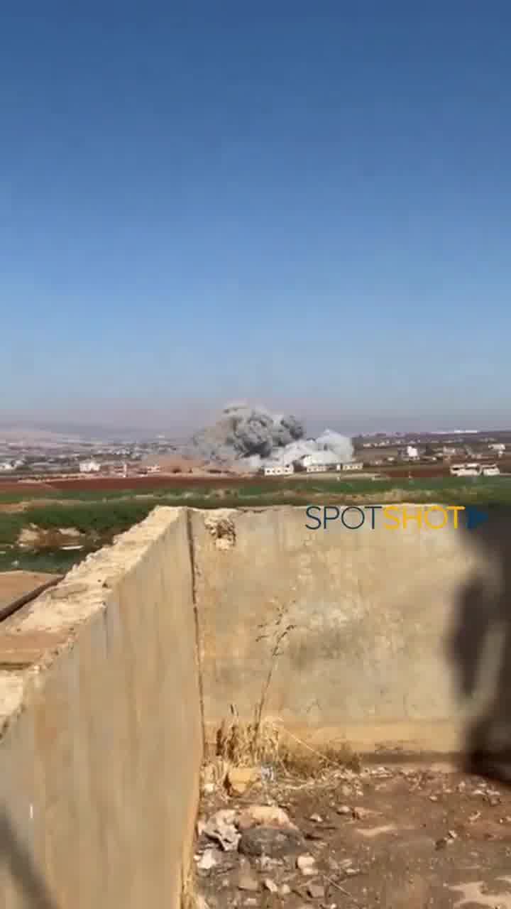 De violents raids israéliens visent la ville de Sareen dans la Bekaa