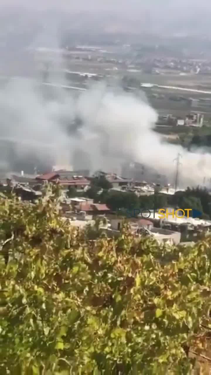 Ostrzał trwa. Izraelski nalot na miasto Tamnin, Bekaa