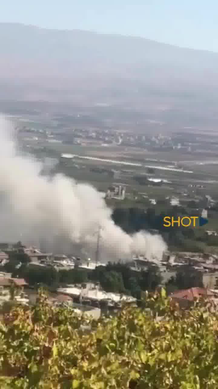 Der Beschuss geht weiter. Ein israelischer Angriff auf die Stadt Tamnin in der Bekaa-Ebene