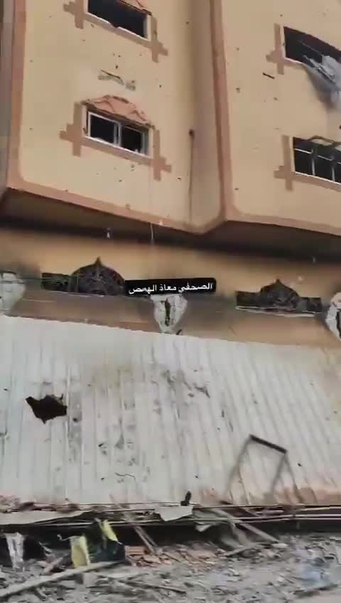 Destrucción masiva en las inmediaciones del Hospital de Kuwait en el centro de Rafah debido a los ataques aéreos