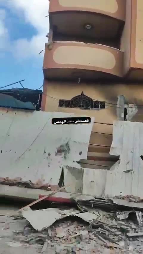 Massive destruction in the vicinity of Kuwait Hospital in the center of Rafah due to airstrikes