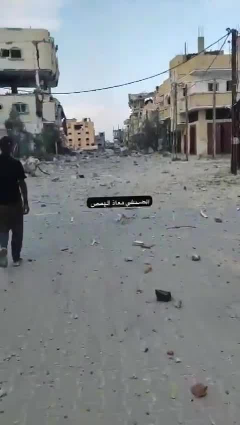 Massive destruction in the vicinity of Kuwait Hospital in the center of Rafah due to airstrikes