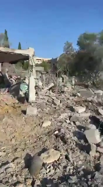 Destruição causada pelos ataques israelenses na cidade de Douair, distrito de Nabatieh, Líbano