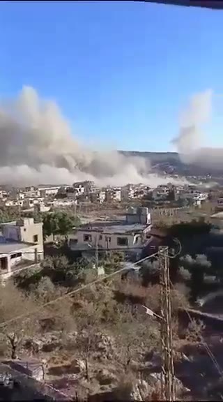 Heftige und aufeinanderfolgende israelische Angriffe auf die Stadt Sahmar im Bekaa-Tal im Ostlibanon