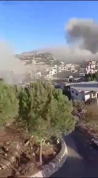 Heftige und aufeinanderfolgende israelische Angriffe auf die Stadt Sahmar im Bekaa-Tal im Ostlibanon