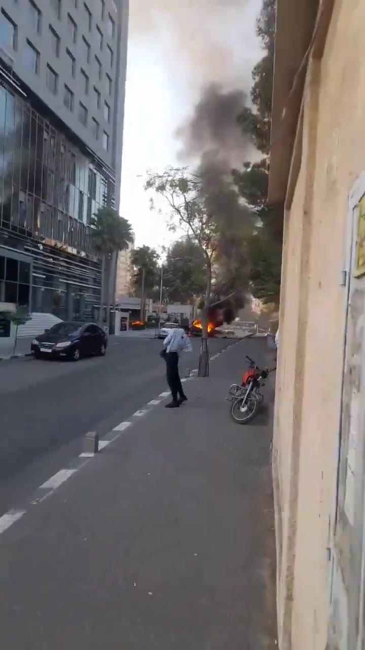 Berichte über einen israelischen Luftangriff auf ein Auto in der syrischen Hauptstadt Damaskus