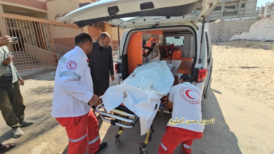 At least three Palestinians were killed this afternoon in an Israeli airstrike targeting a vehicle in the town of Al-Qarara, southern Gaza