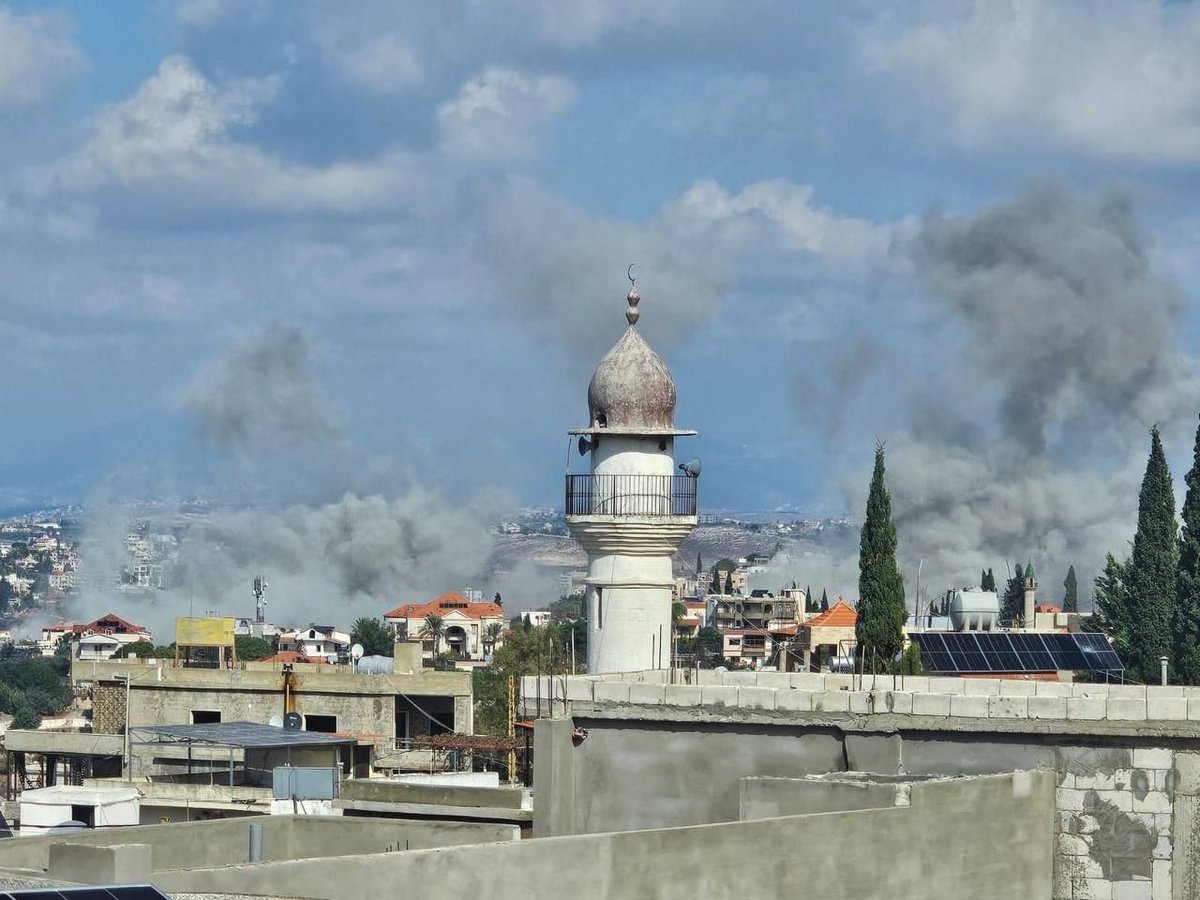 חיל האוויר מבצע סדרה של פשיטות על העיירה יאנוח בהר הלבנון