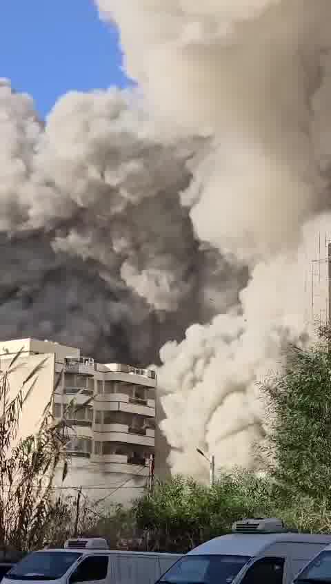 Een gebouw in Ain al-Rummaneh - Shiyah was het doelwit van een Israëlische inval