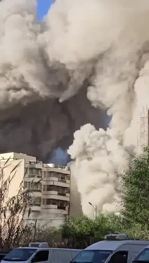 Een gebouw in Ain al-Rummaneh - Shiyah was het doelwit van een Israëlische inval