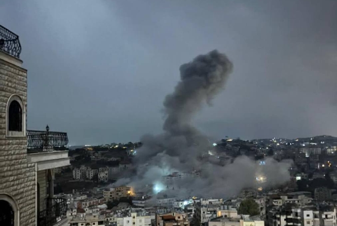 Israëlische gevechtsvliegtuigen lanceerden een aanval op de stad Toul, ten zuiden van Libanon