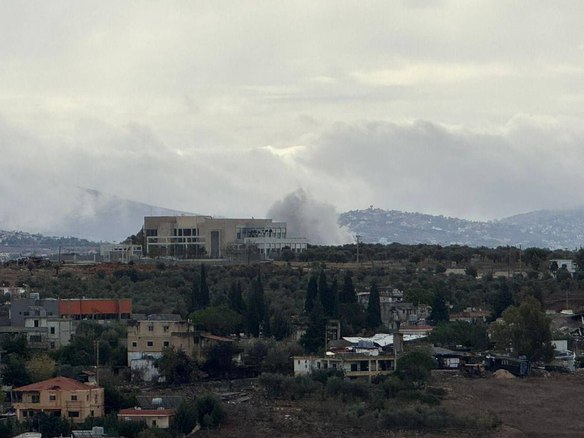 Hava kuvvetleri, Güney Lübnan'daki Kafr Tibnit kasabasının yakınlarını hedef alan bir saldırı düzenledi