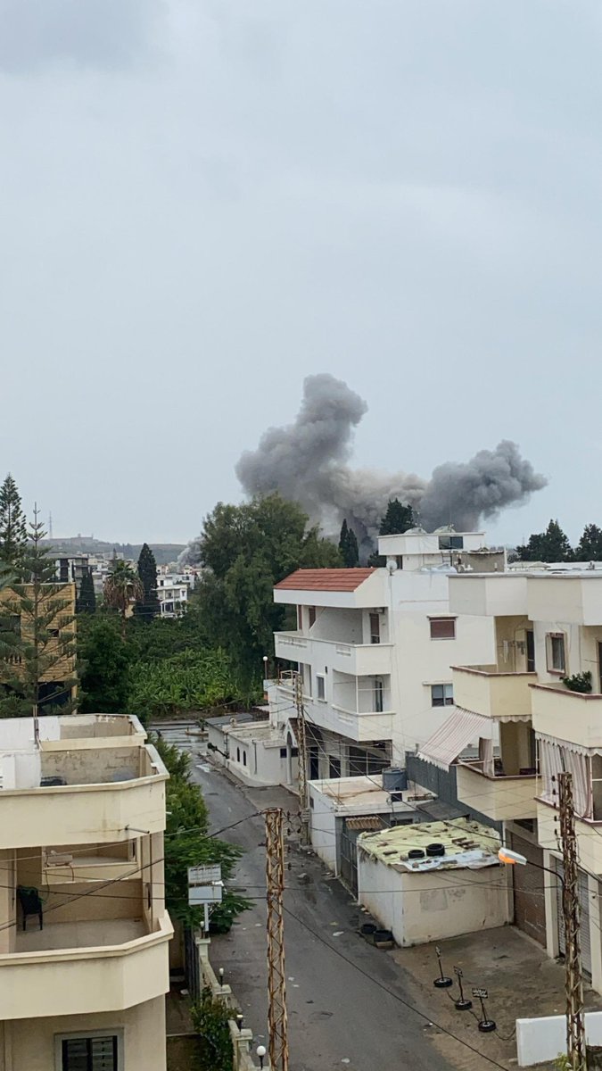 Gleichzeitig mit dem Angriff auf die Stadt Ghazieh durchbrachen Flugzeuge die Schallmauer über Sidon und den Dörfern im Süden