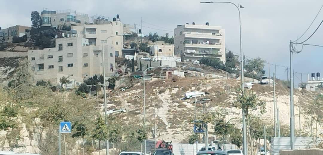 Israeli security forces storm Jabal Mukaber town in Jerusalem