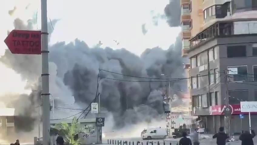 Vídeo desde un ángulo muy cercano del ataque que tuvo como objetivo un edificio en Shiyah, en el suburbio de Beirut