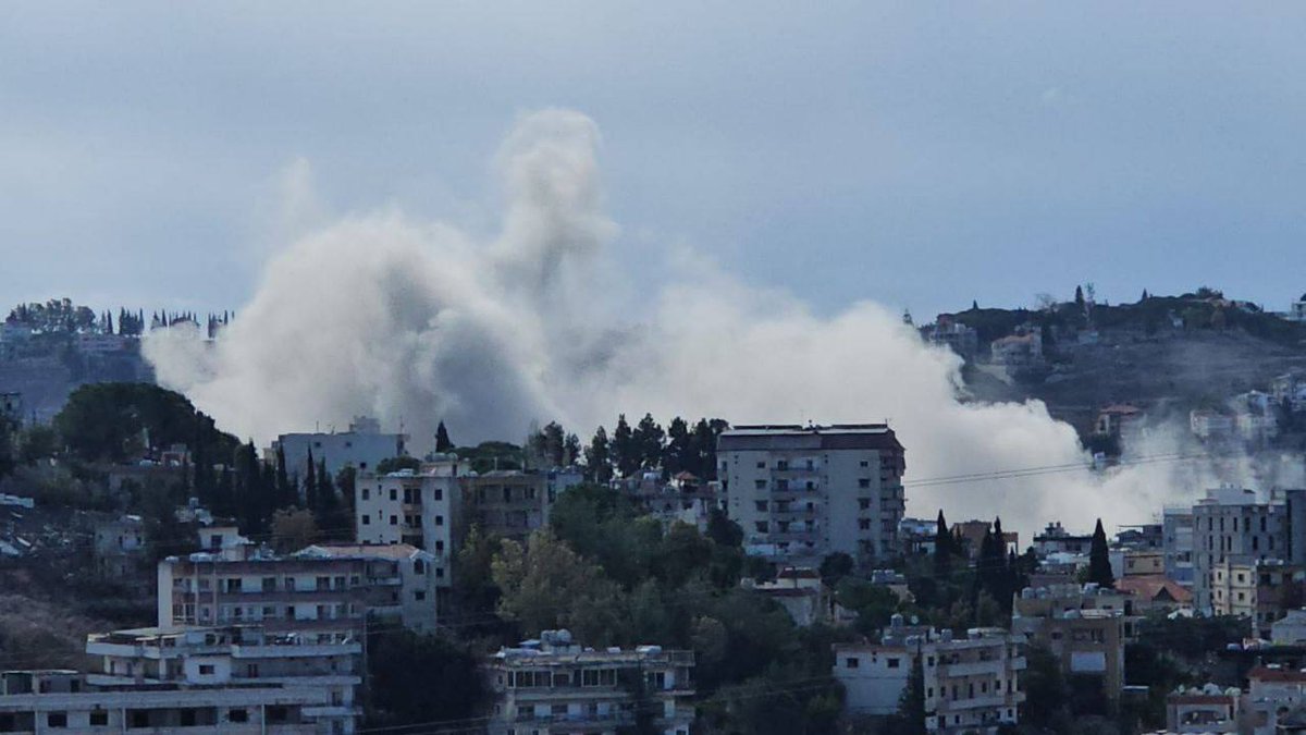 Israeli warplanes launched a raid on Al-Bayadh neighborhood in Nabatieh city